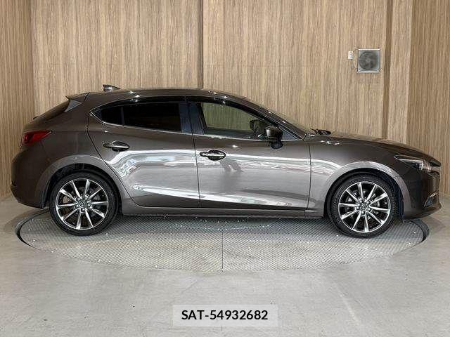 Mazda AXELA SPORT 2017-03 8880632-18