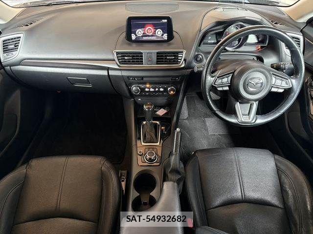 Mazda AXELA SPORT 2017-03 8880632-2