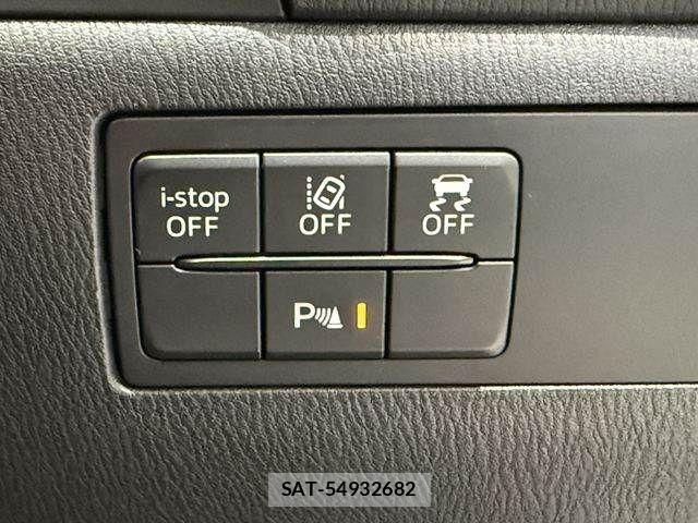 Mazda AXELA SPORT 2017-03 8880632-8