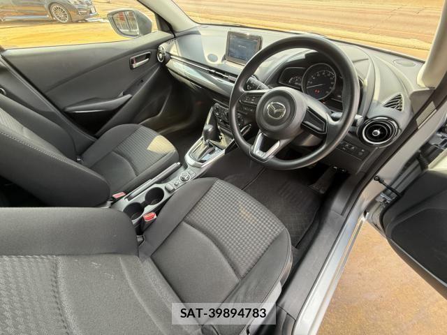 Mazda DEMIO 2018-08 4755285-17