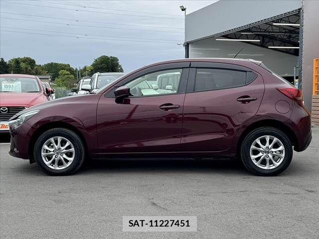 Mazda DEMIO 2017-08 6676763-10