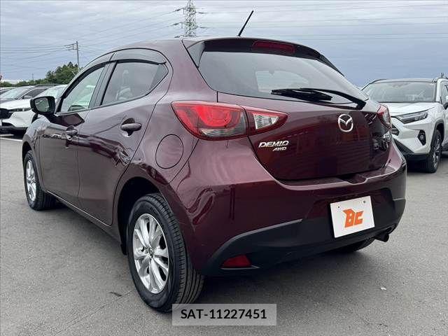 Mazda DEMIO 2017-08 6676763-12