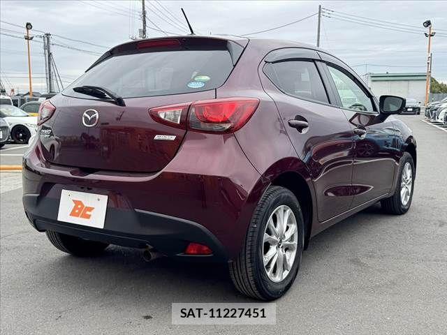 Mazda DEMIO 2017-08 6676763-14