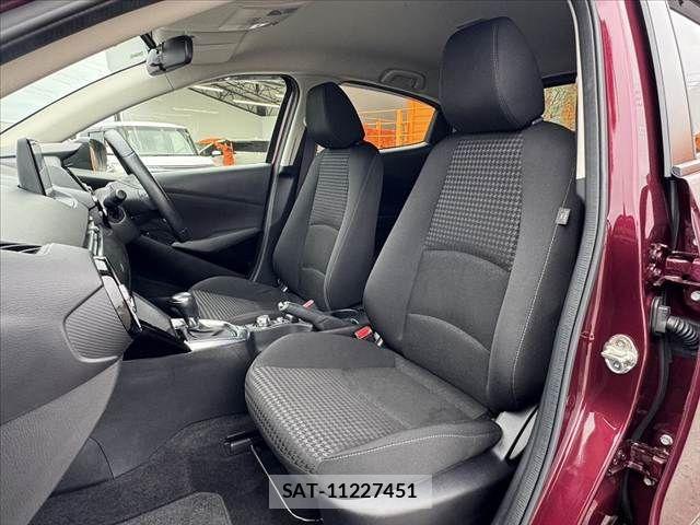 Mazda DEMIO 2017-08 6676763-16