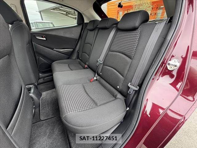Mazda DEMIO 2017-08 6676763-17