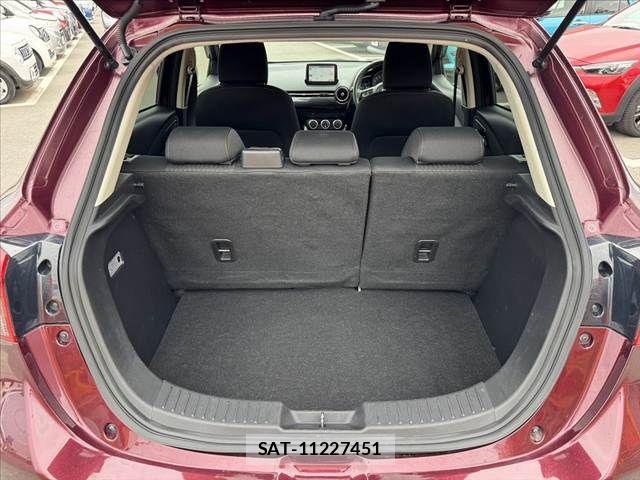 Mazda DEMIO 2017-08 6676763-18