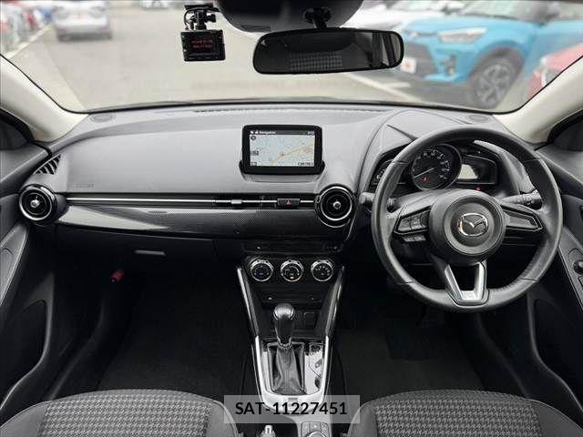 Mazda DEMIO 2017-08 6676763-1