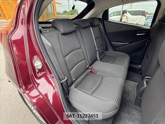 Mazda DEMIO 2017-08 6676763-19