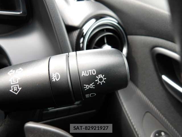 Mazda DEMIO 2015-08 7221336-11