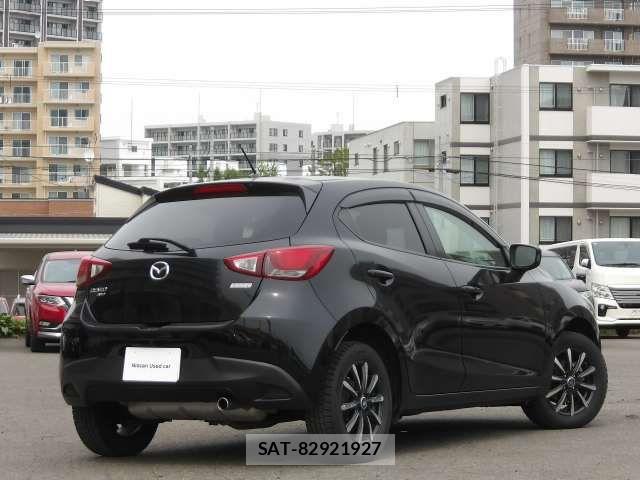 Mazda DEMIO 2015-08 7221336-1