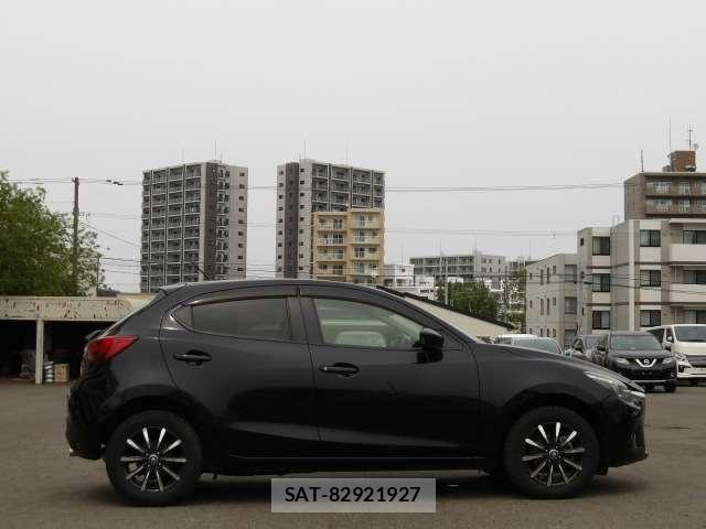 Mazda DEMIO 2015-08 7221336-23