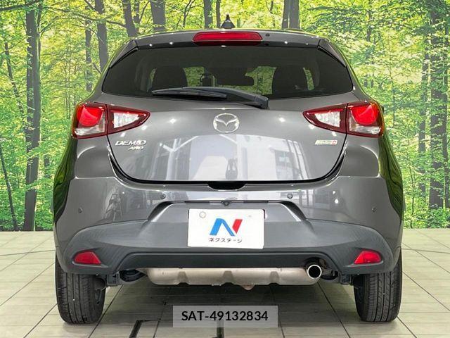 Mazda DEMIO 2017-05 7358627-15