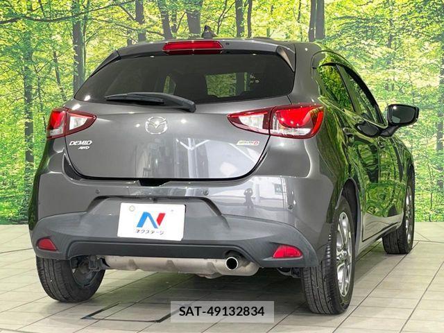 Mazda DEMIO 2017-05 7358627-17