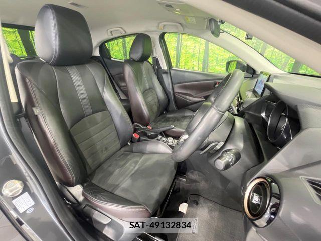 Mazda DEMIO 2017-05 7358627-8