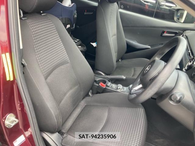 Mazda DEMIO 2017-07 7509132-14
