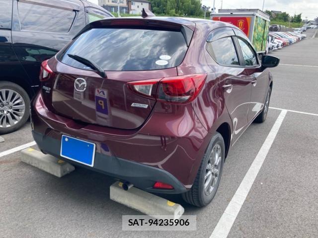 Mazda DEMIO 2017-07 7509132-3
