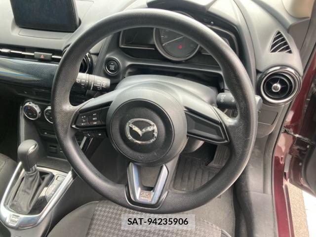 Mazda DEMIO 2017-07 7509132-8