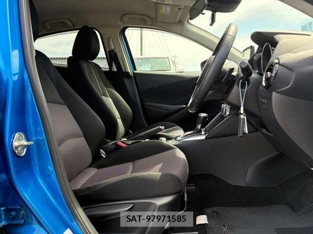 Mazda DEMIO 2017-09 7786766-11