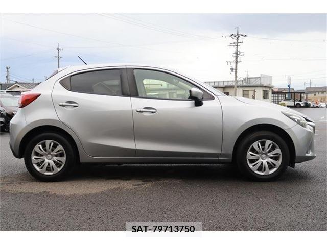 Mazda DEMIO 2016-05 7786763-26