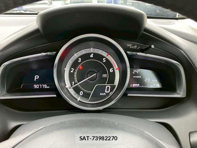 Mazda DEMIO 2015-04 7979837-8