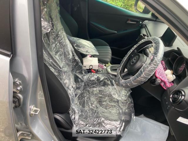 Mazda DEMIO 2017-03 8036586-12