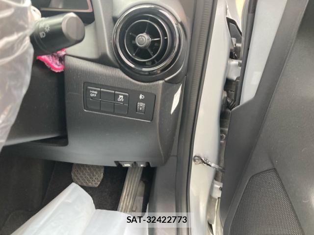 Mazda DEMIO 2017-03 8036586-7