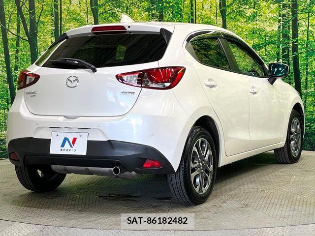 Mazda DEMIO 2017-04 8036580-17