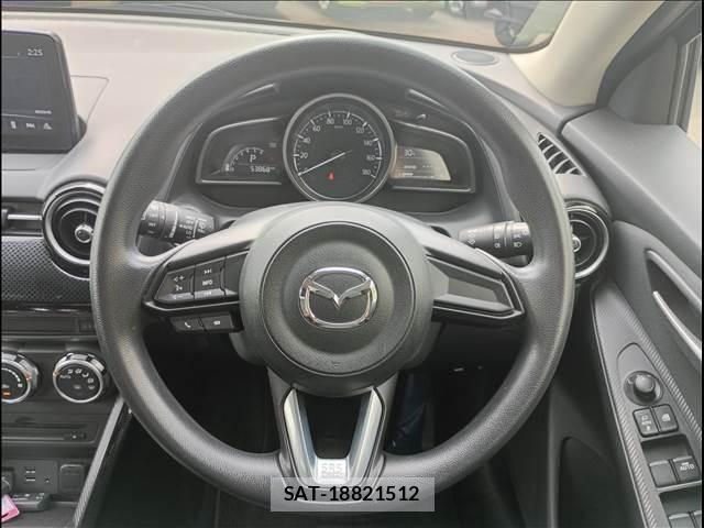Mazda DEMIO 2018-03 8036575-18