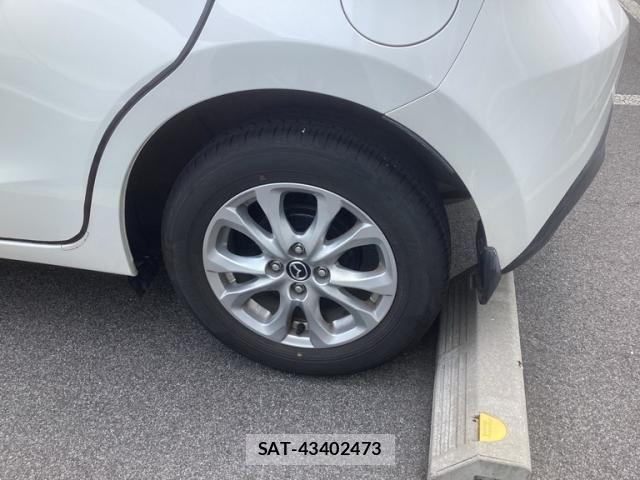 Mazda DEMIO 2015-08 8100282-9