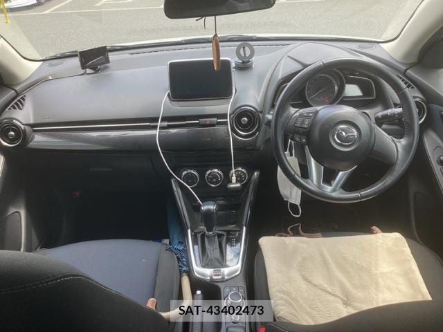 Mazda DEMIO 2015-08 8100282-13