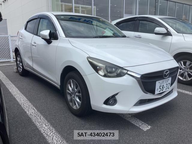 Mazda DEMIO 2015-08 8100282-3