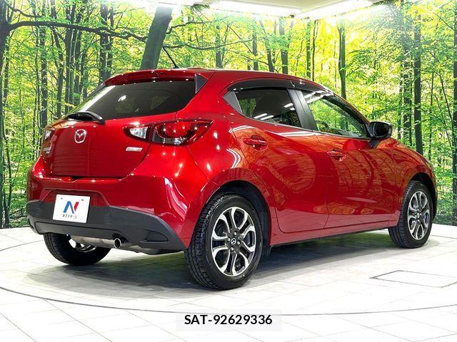 Mazda DEMIO 2015-04 8354892-17