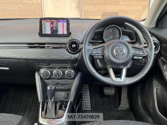 Mazda DEMIO 2017-06 8366852-1
