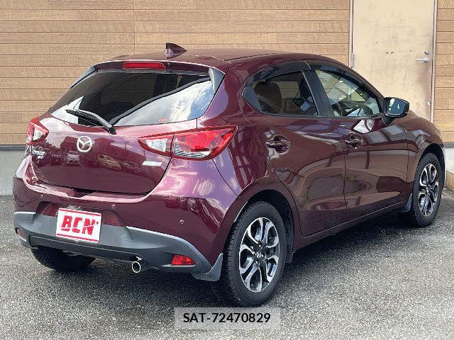 Mazda DEMIO 2017-06 8366852-2