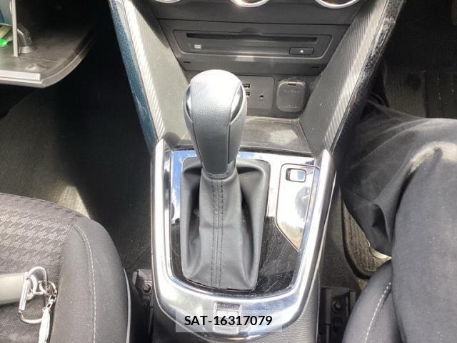 Mazda DEMIO 2017-06 8413440-12