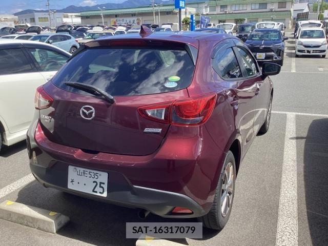 Mazda DEMIO 2017-06 8413440-2