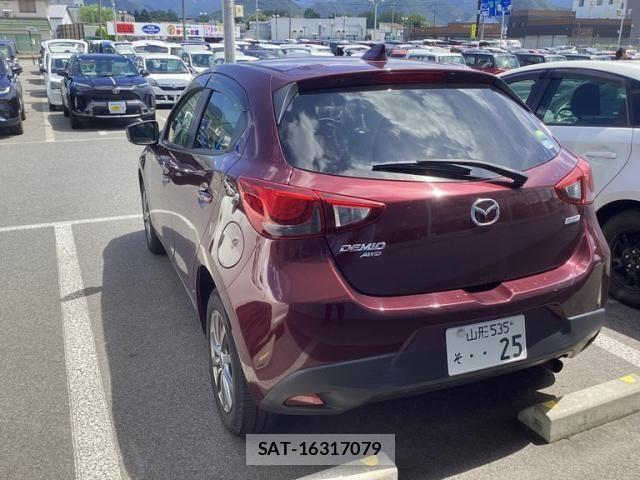 Mazda DEMIO 2017-06 8413440-3
