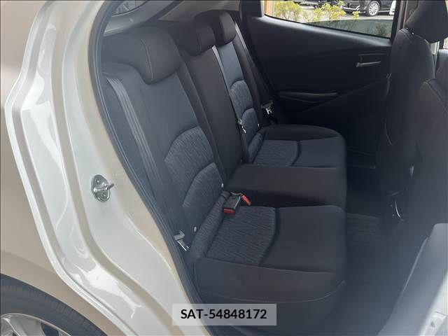 Mazda DEMIO 2015-07 8413441-26