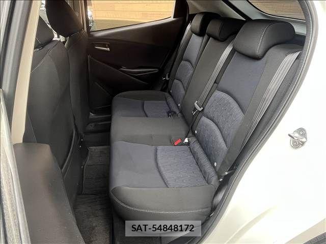 Mazda DEMIO 2015-07 8413441-27