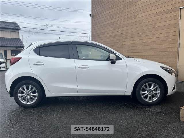Mazda DEMIO 2015-07 8413441-8