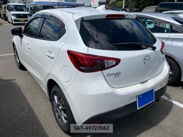 Mazda DEMIO 2017-09 8413444-9