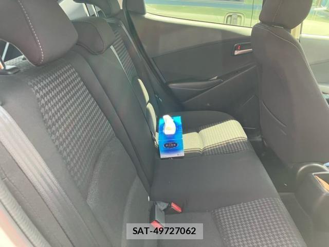 Mazda DEMIO 2017-09 8413444-16
