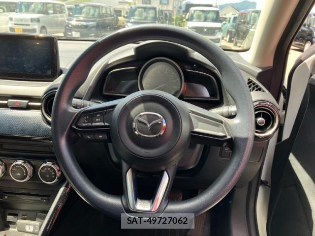 Mazda DEMIO 2017-09 8413444-18
