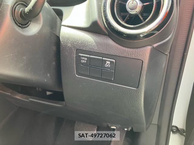Mazda DEMIO 2017-09 8413444-19