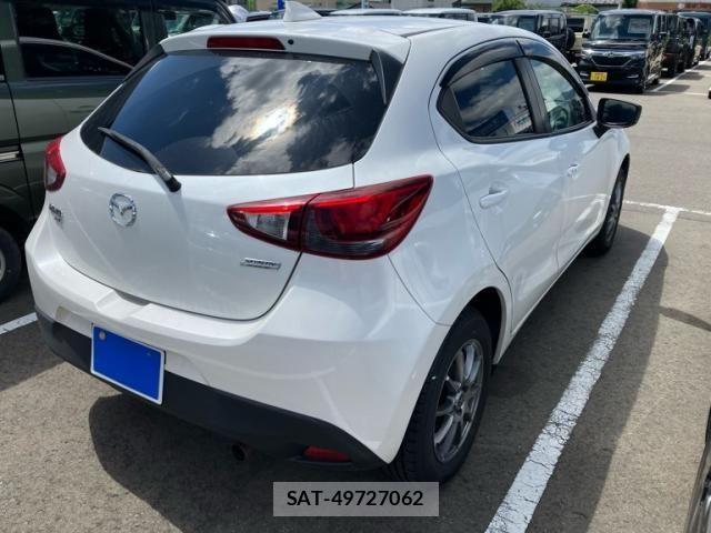 Mazda DEMIO 2017-09 8413444-8