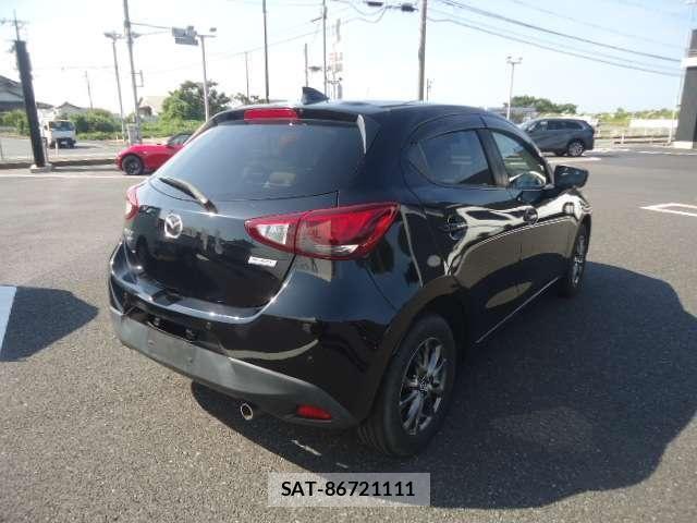 Mazda DEMIO 2018-03 8413442-10