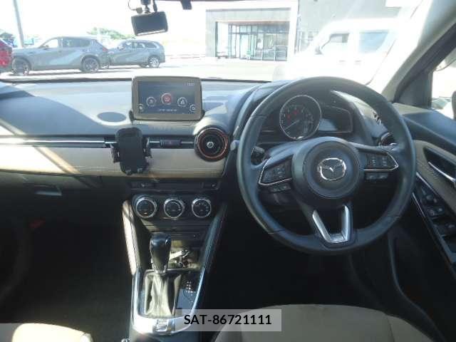 Mazda DEMIO 2018-03 8413442-3
