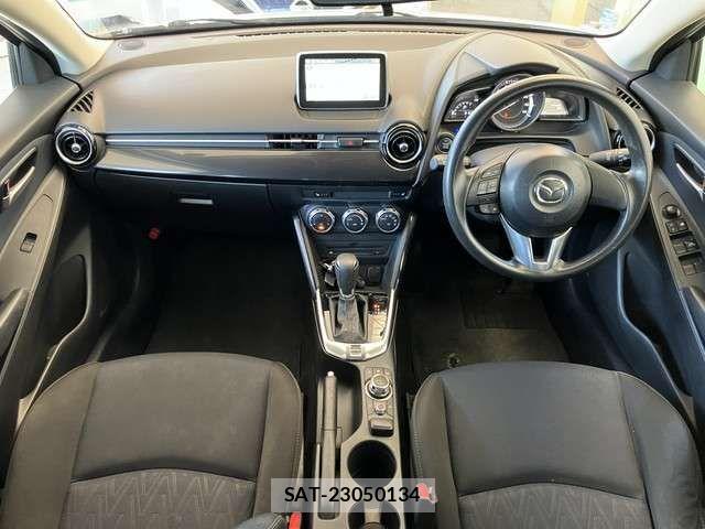 Mazda DEMIO 2016-05 8457863-3