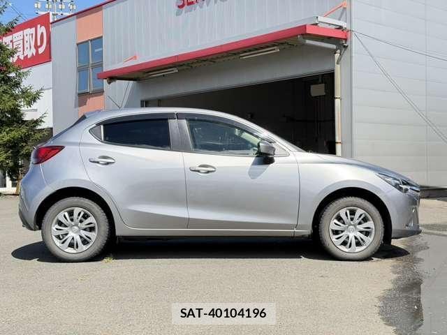 Mazda DEMIO 2015-03 8525648-25