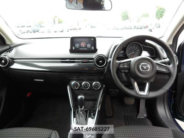 Mazda DEMIO 2017-09 8660077-2